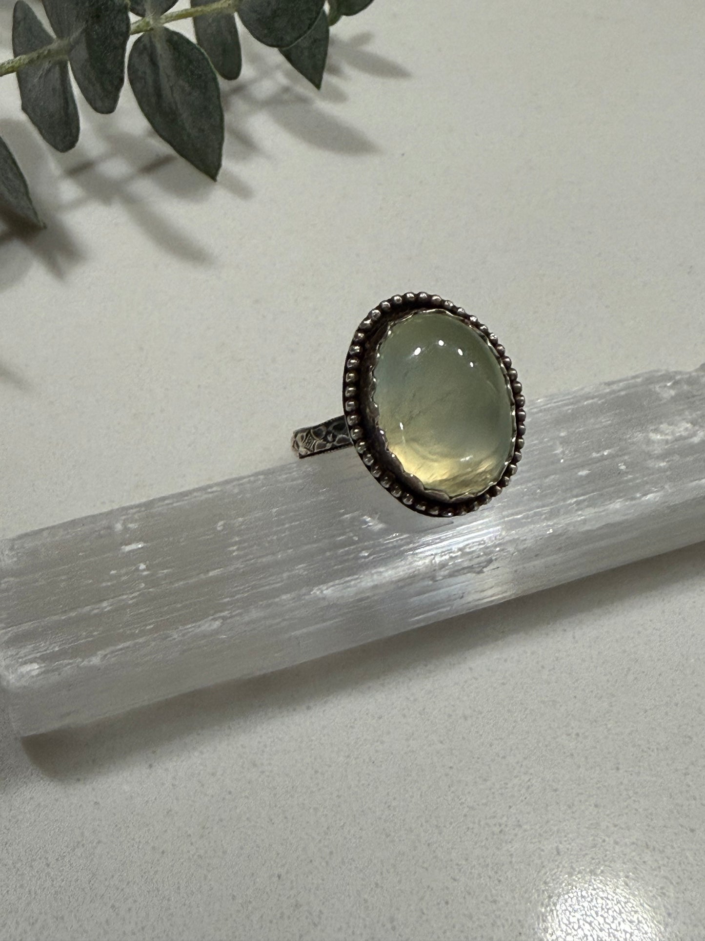 Prehnite ring size 8