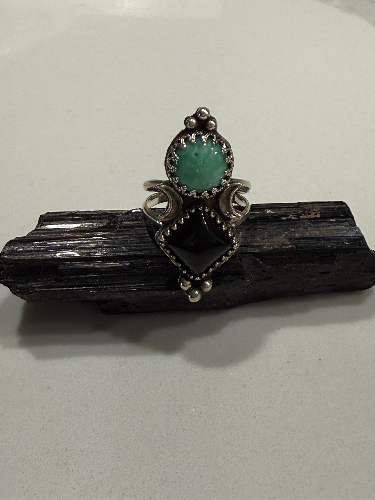 Chrysoprase & Onyx Ring size 8 1/2