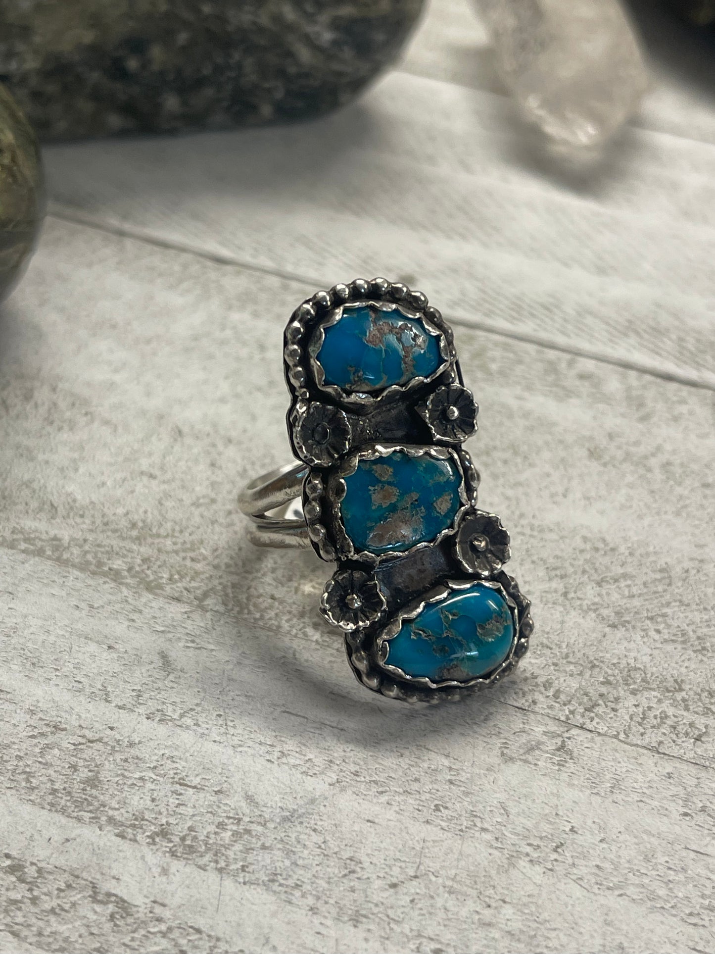 Turquoise Kingman vintage triple stone ring size 5.5